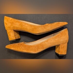 Brooks Brothers Women’s Suede Pumps
Size 7.5 Never Worn